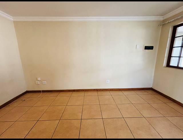 2 BEDROOM APARTMENT TO LET IN OLYMPUS AH